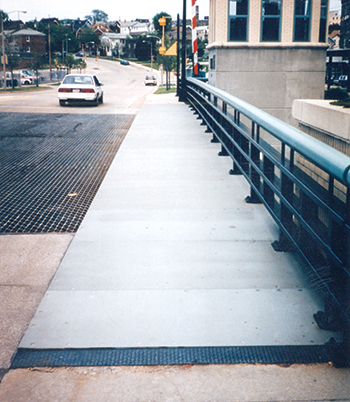 1001-MilwaukeeLiftBridgeWalkway-Detail