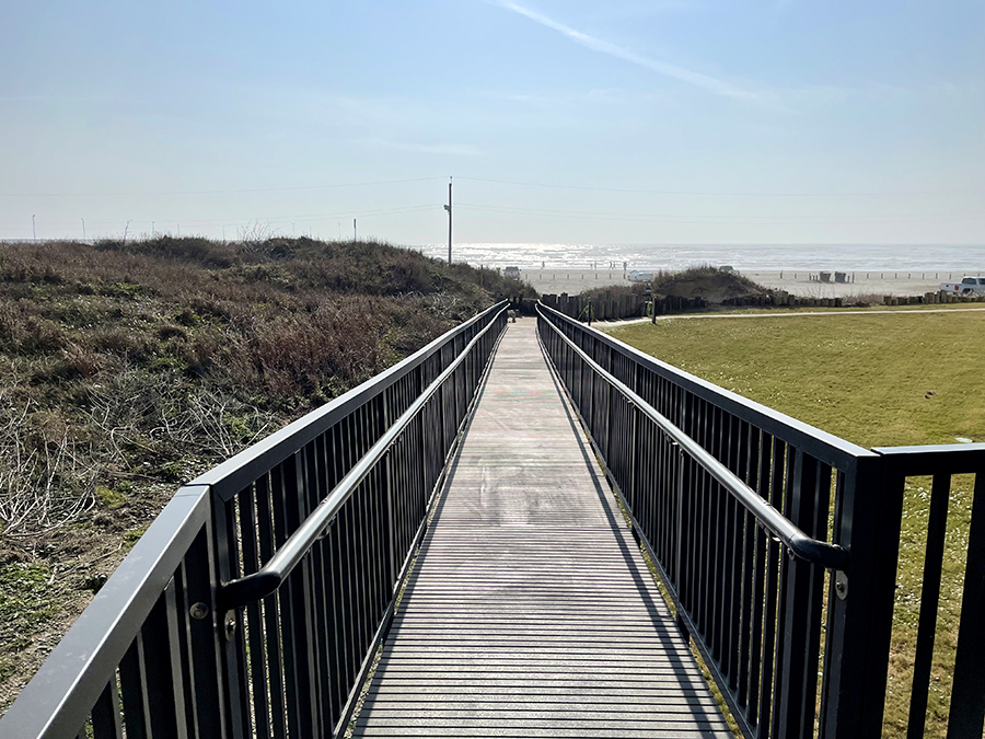 0495-Beachfront-Access-Ramp-Platforms-Pool-Railing-Detail-2